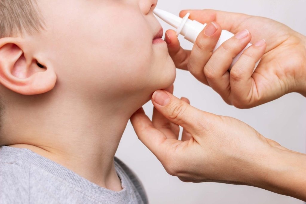 Lavados nasales diarios en niños, ¿son recomendables? - Rinastel